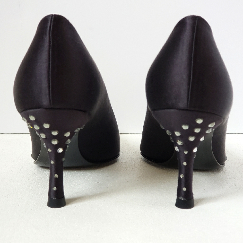 St. John Satin Pointy Toe Heels with Crystals Size 6 - Picture 4 of 13